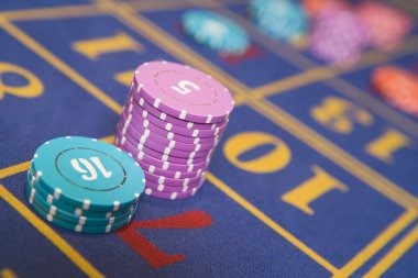 7vip baccarat game board showing player and banker hands with card values and betting slip