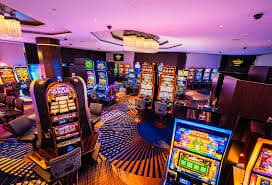 SA Gaming baccarat table on 7vip live-dealer studio